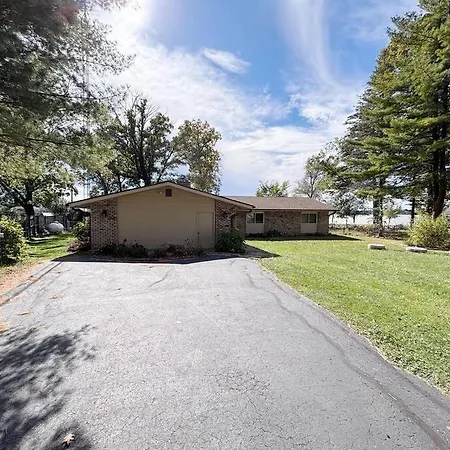 Lake House In Briggsville